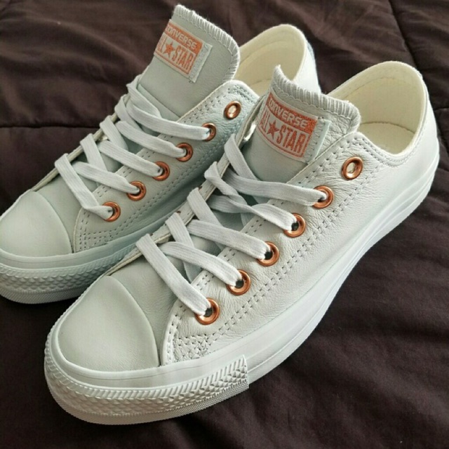 rose gold and white converse