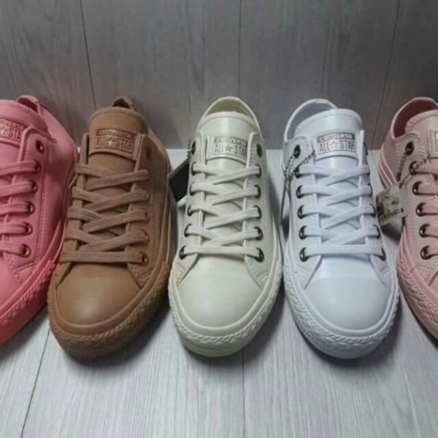 nude coloured converse