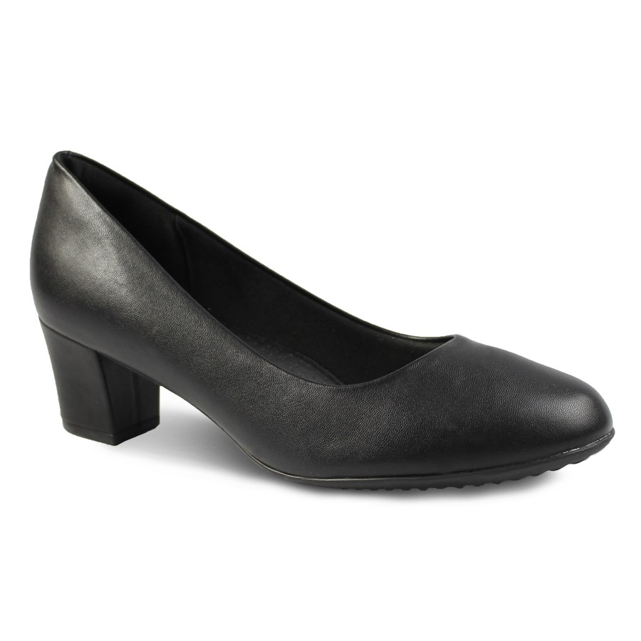 comfortable round toe pumps