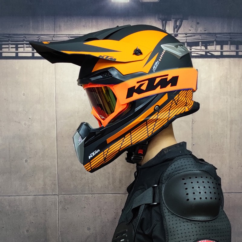 The Difference Between An ATV Helmet And A Motorcycle Helmet