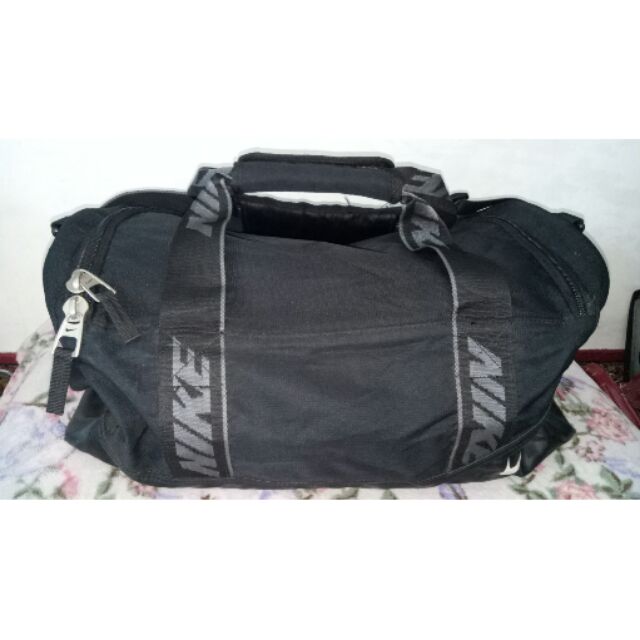 grey nike sports bag