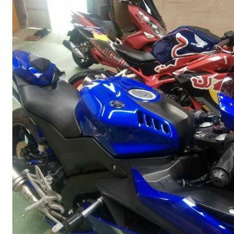 r15 tank cover