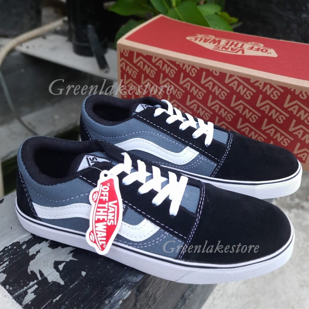 black and white off the wall vans