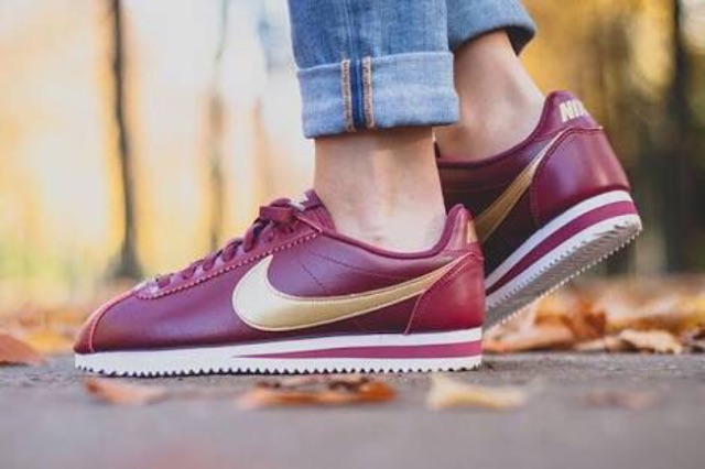 white and maroon nike cortez