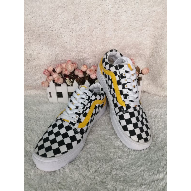 vans checkerboard size 7