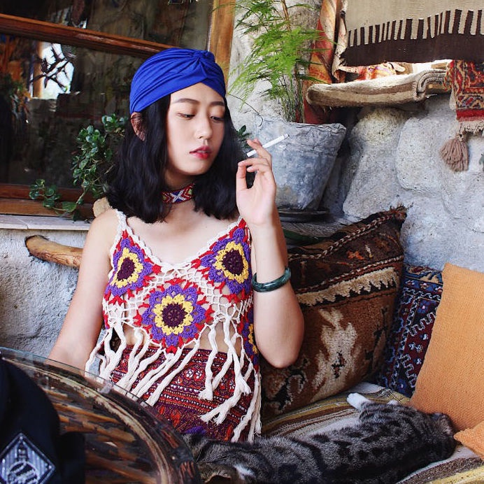 ﹍European and American big-name exotic retro pleated head cap female bohemian hippie solid color t