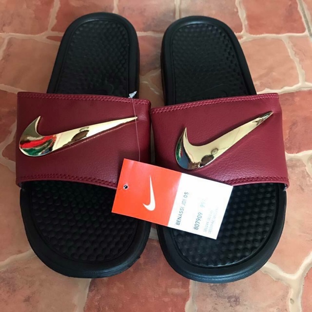 nike maroon slippers