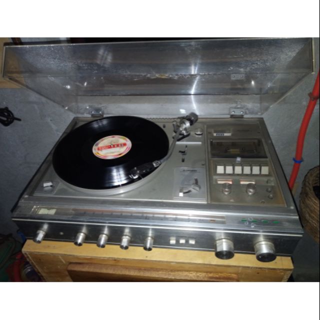 pioneer record player with speakers