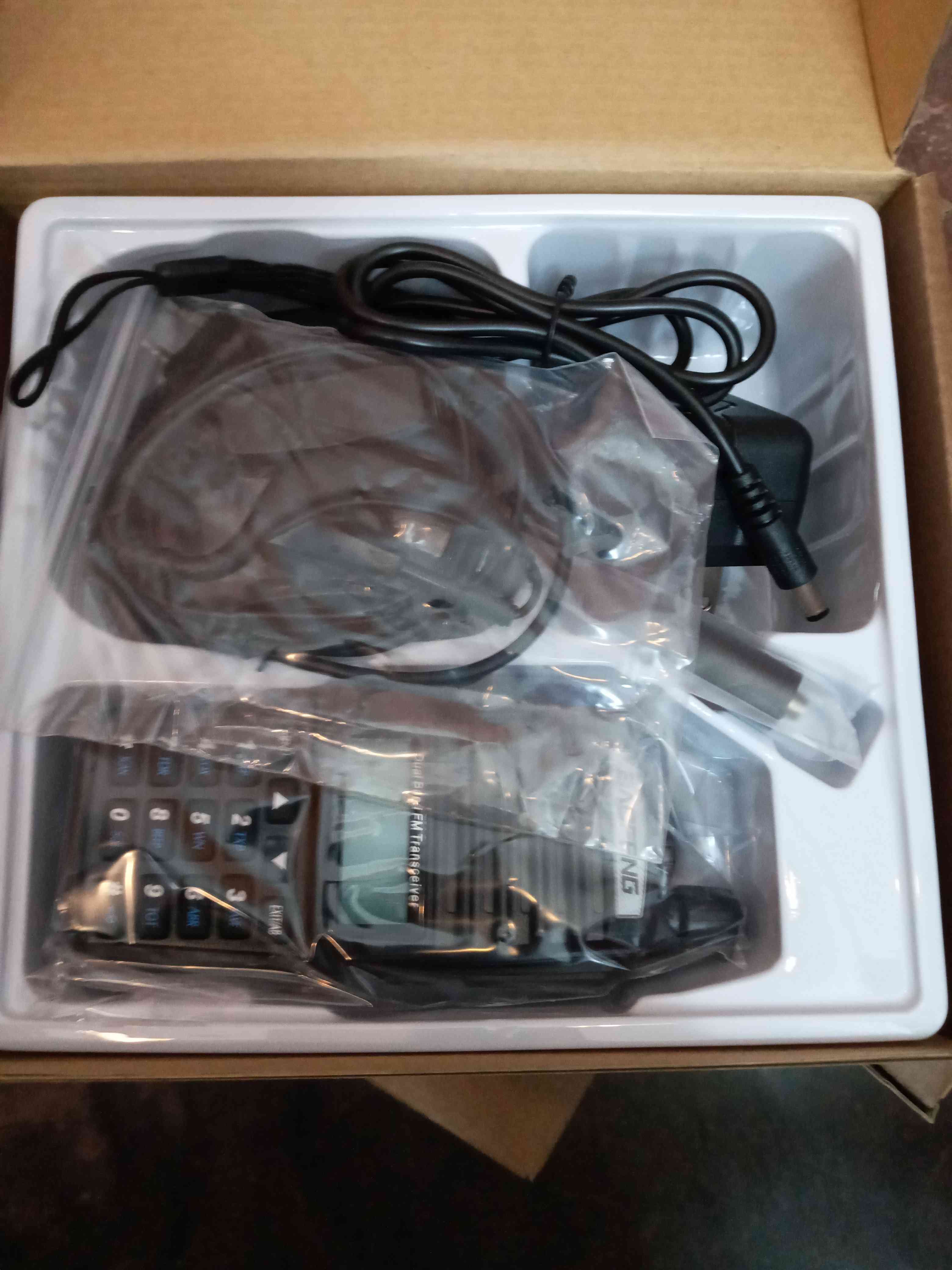 10W BAOFENG UV-82 UHF/VHF Dual Band Palmare Walkie Talkie Con Ad Alta Potenza E La Batteria Radio