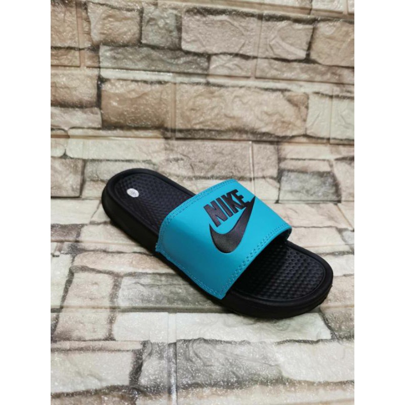 sandal slip on nike