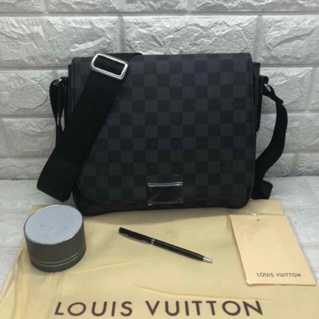 lv shoulder bag men