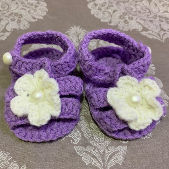 purple baby shoes