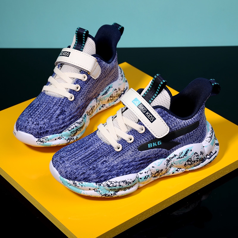 casual walking shoes