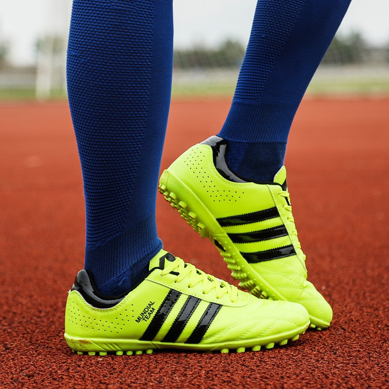 soccer shoes for wide feet