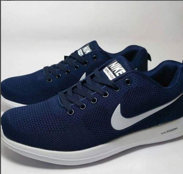 navy blue nike zoom