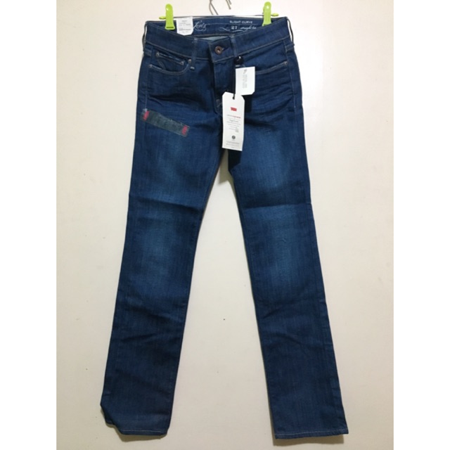 levi's slight curve