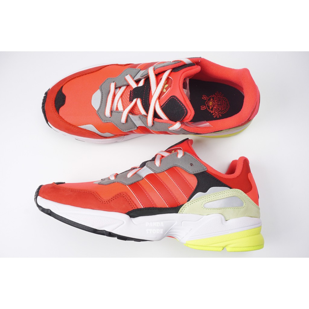 nuove adidas yung
