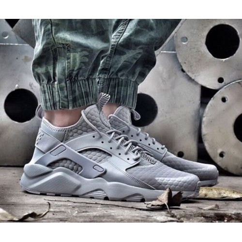 gray huaraches nike
