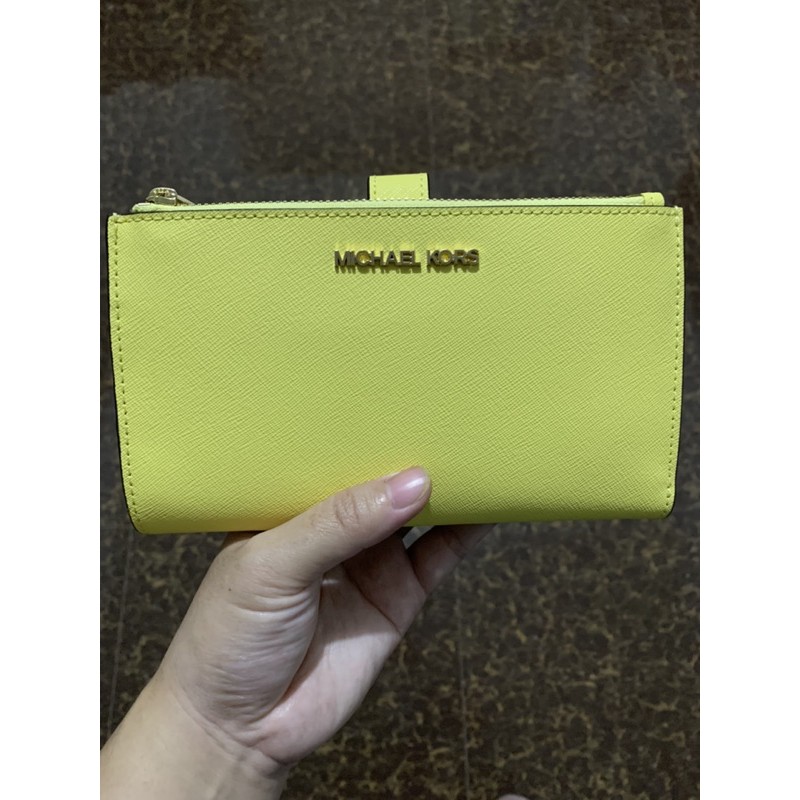 cheap michael kors wristlet