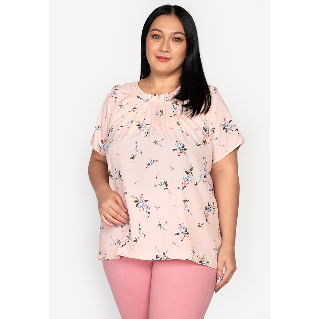 Milly by Paperdolls Plus Size Clover Floral Print Blouse with Pleat ...
