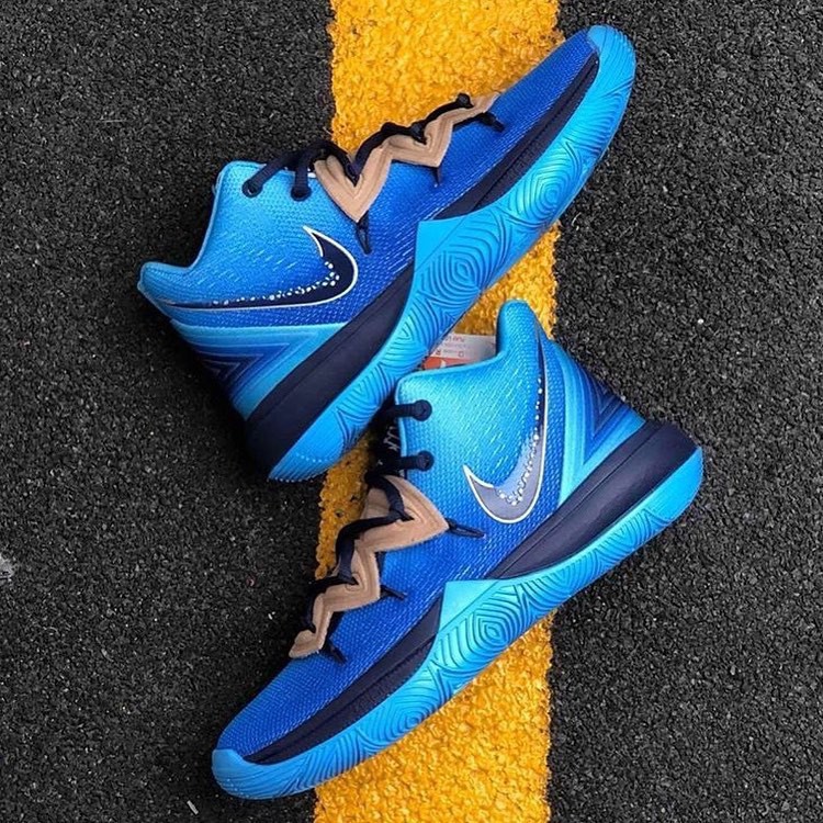  Repost @ndnsports ・ ・? The Nike KYRIE 5 Standing
