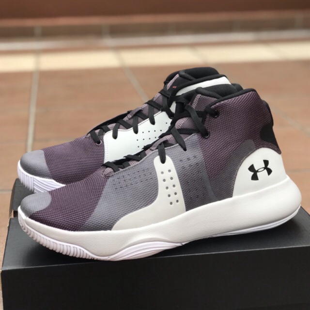under armour shoes company
