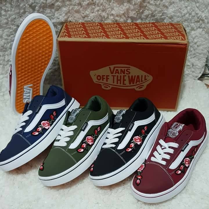 nike benassi slides women's