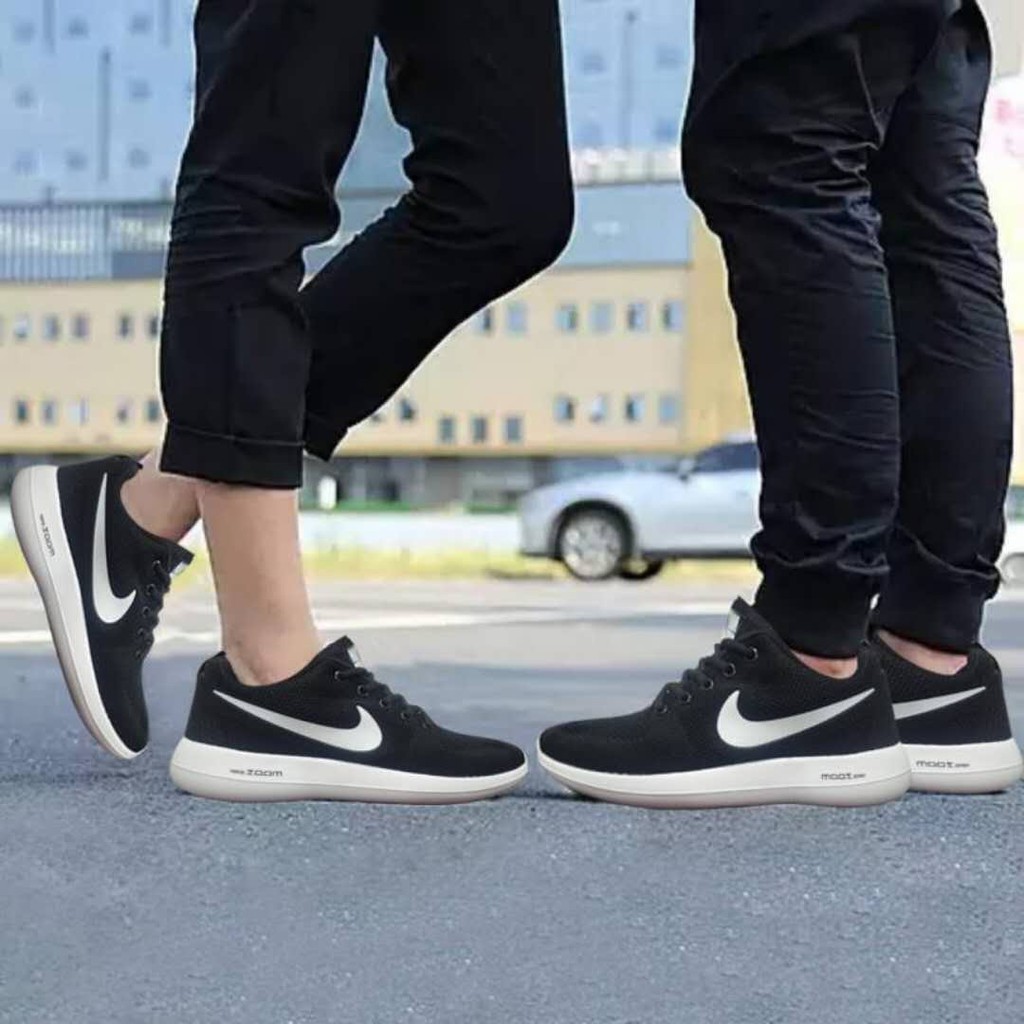 couple sneakers nike