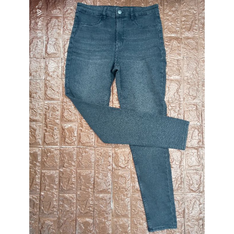 size 30 pants in women's