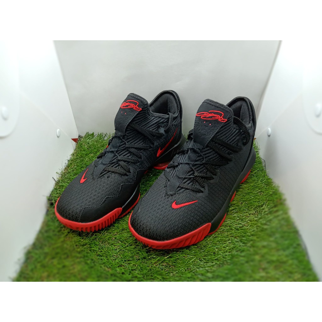 basketball shoes lebron 16