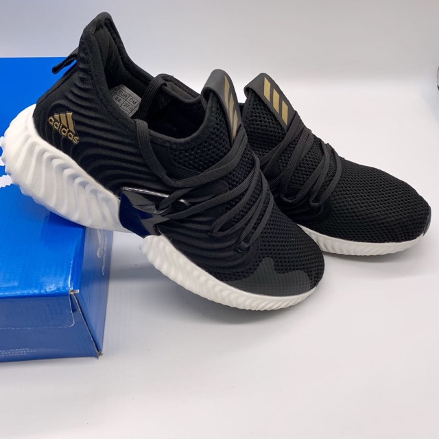 sports shoes online