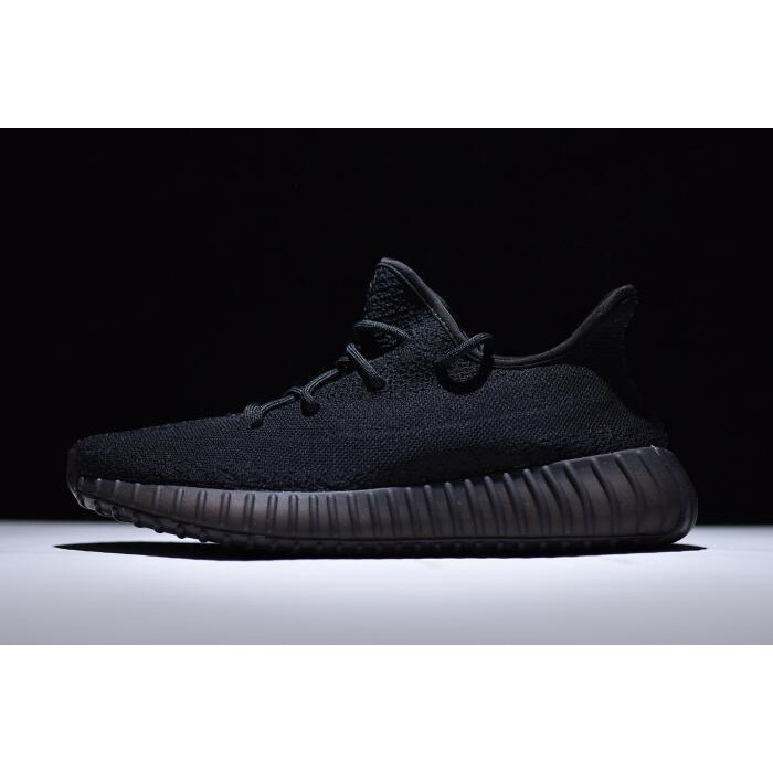 yeezy boost 350 triple black