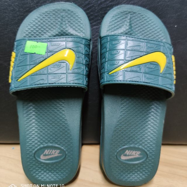 nike slipper for kids