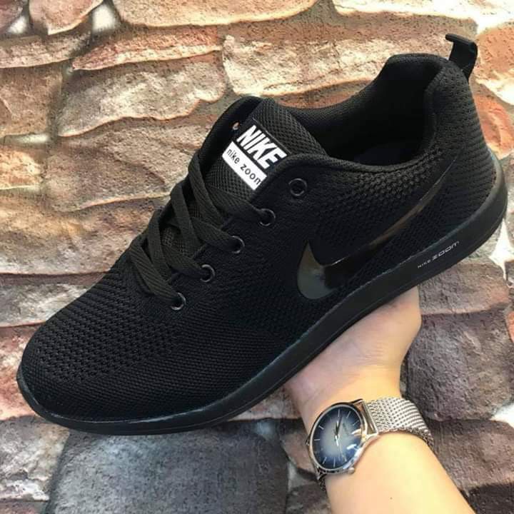 all black nike running shoes womens