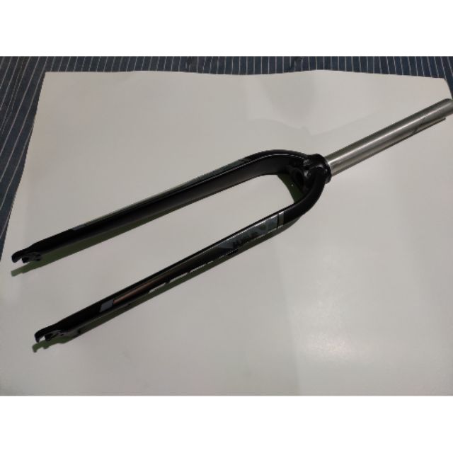 saturn rigid fork