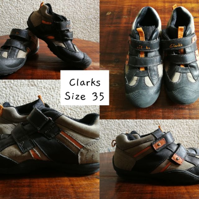 looking for clarks shoes