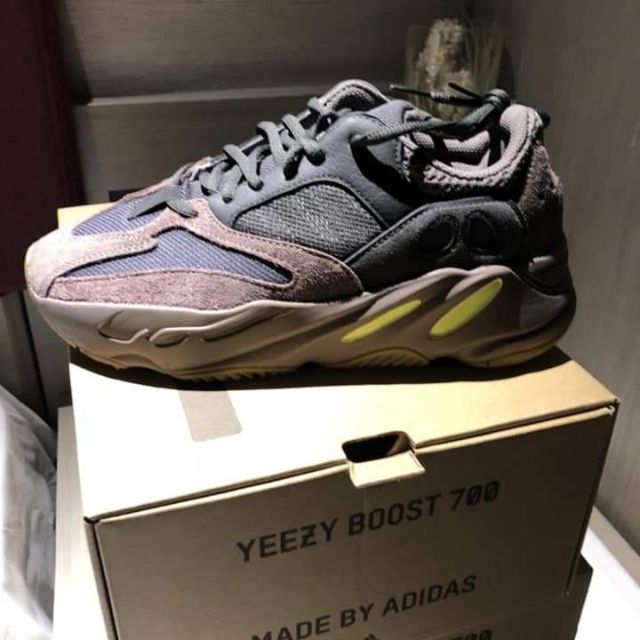 yeezy 700 shopee