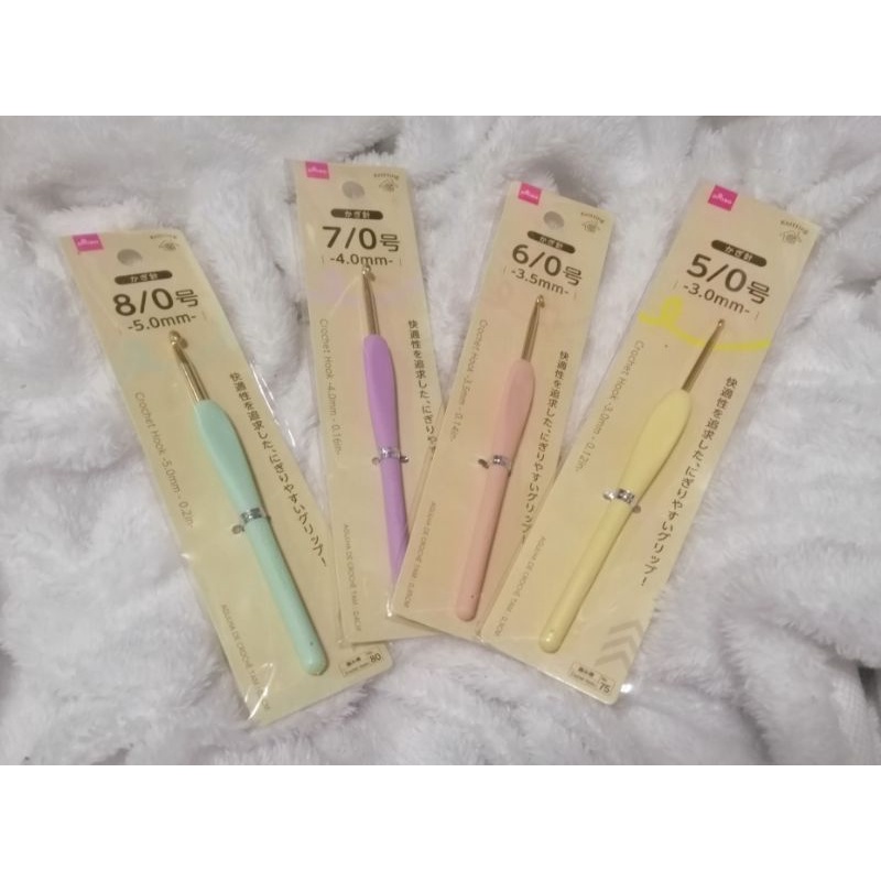 Daiso rubberised handle crochet hook (individual) Shopee Philippines