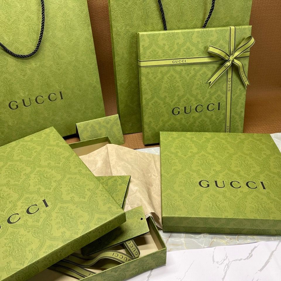 gucci paper bag green