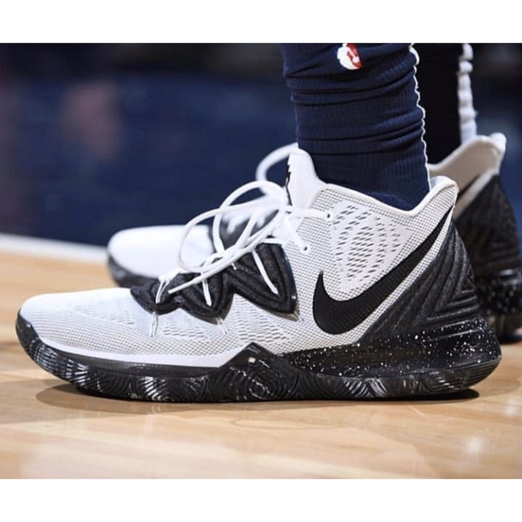 Kyrie 5 Oreo On Feet 2024 www tofrei