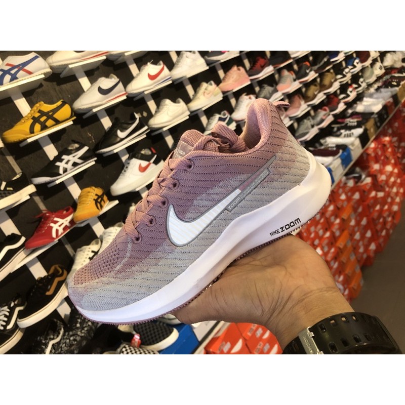 nike ladies sports shoes