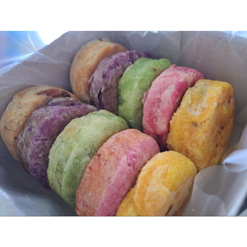 ASSORTED HOPIA (MONGGO, PINEAPPLE, PANDAN, STRAWBERRY, UBE) 10PCS PER