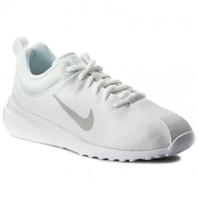 nike wmns superflyte