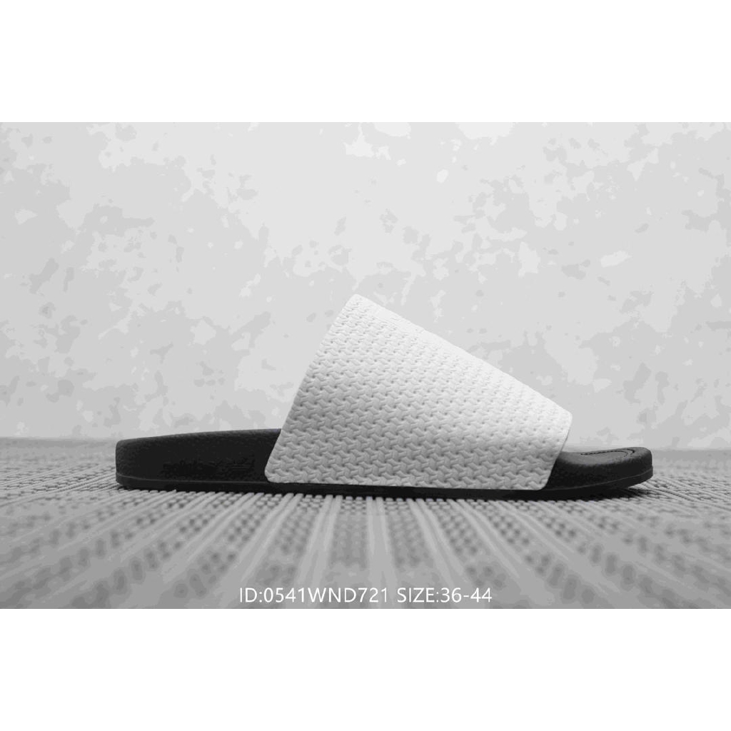 adilette luxe