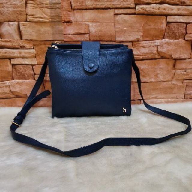 hazzys sling bag