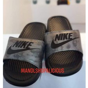 nike benassi slippers