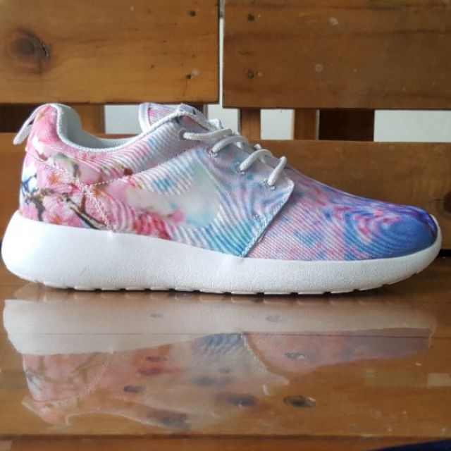nike roshe one cherry blossom