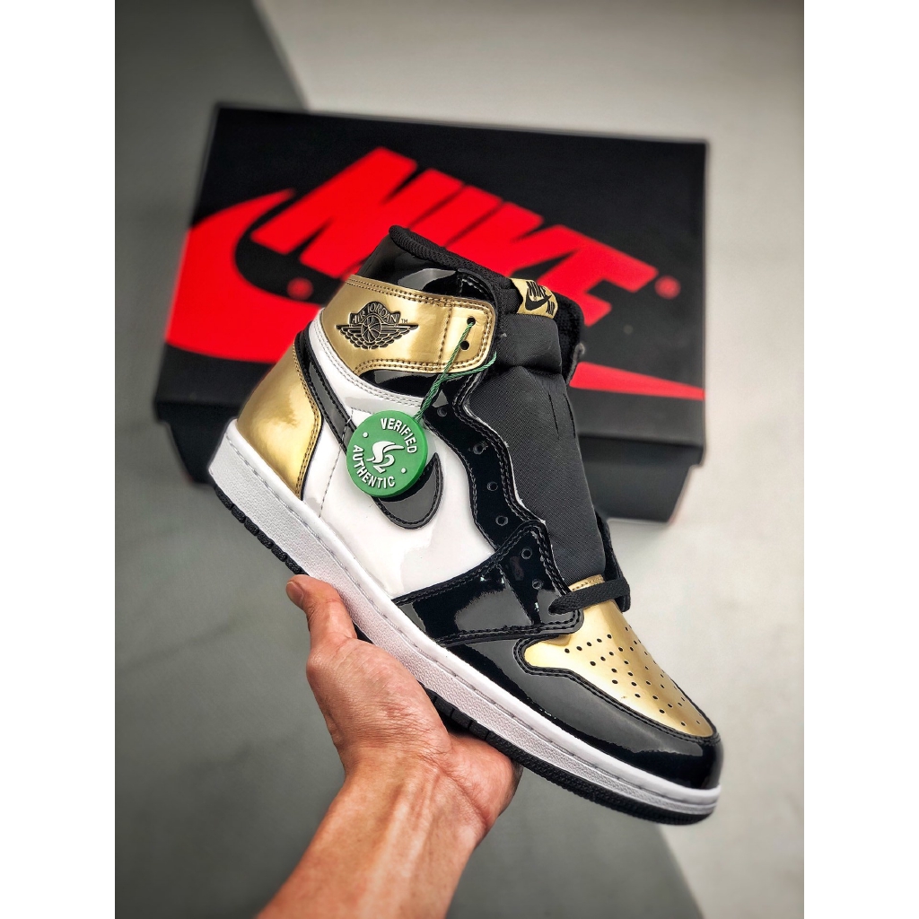 nike air jordan gold toe