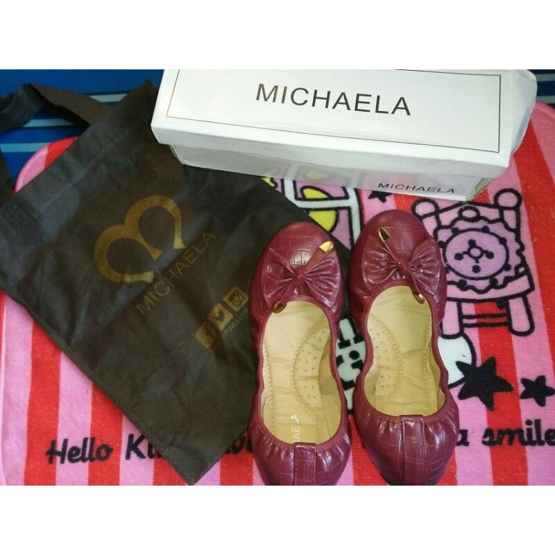 Michaela Shoes (preloved) | Shopee Philippines