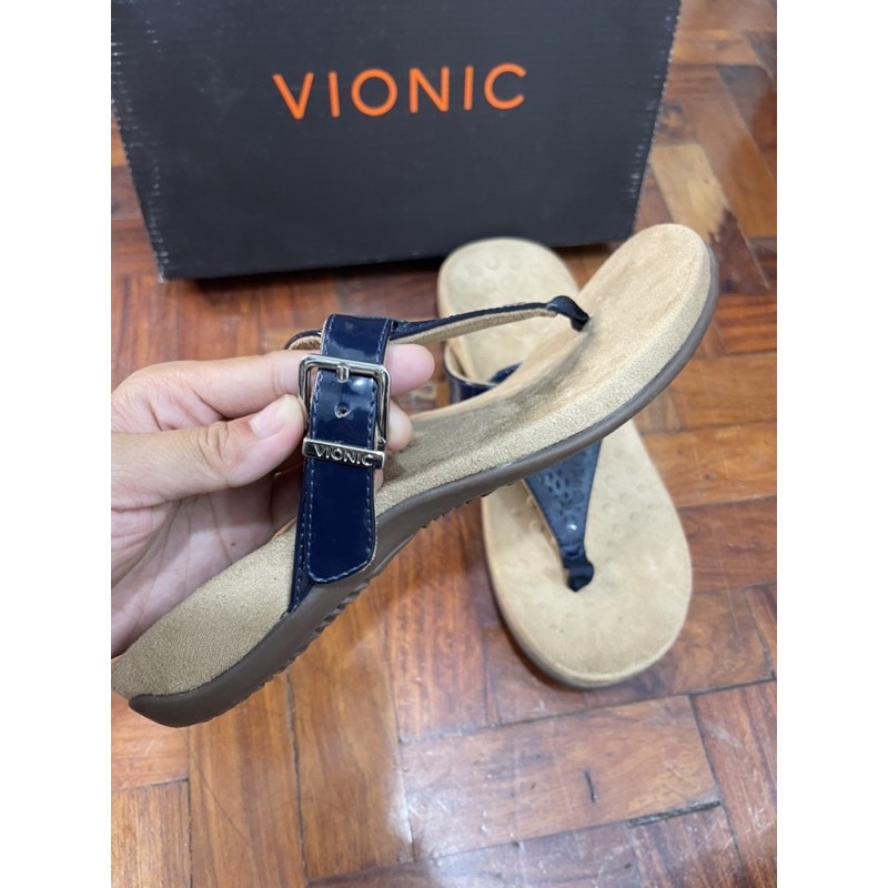 retail stores that sell vionic shoes